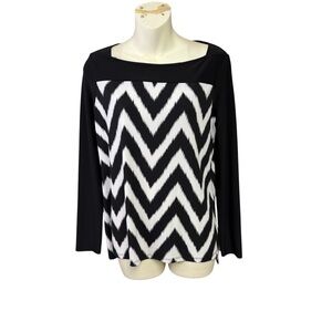 Roz & Ali size small  Black and White Chevron Long Sleeve Top